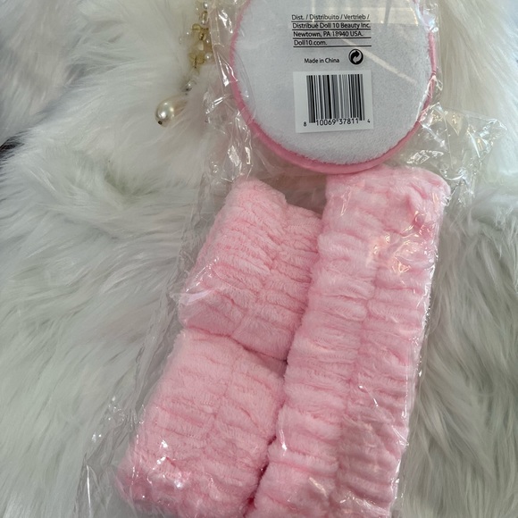 DOLL 10 BABY PINK 4 PIECE SPA SKINCARE SET PUFF, HEAD BAND AND TWO WRIST CUFFS - Picture 2 of 3